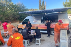 ERENLER BELEDİYESİ’NDEN YANGIN BÖLGESİNE TÜM İMKANLAR İLE DESTEK (1)