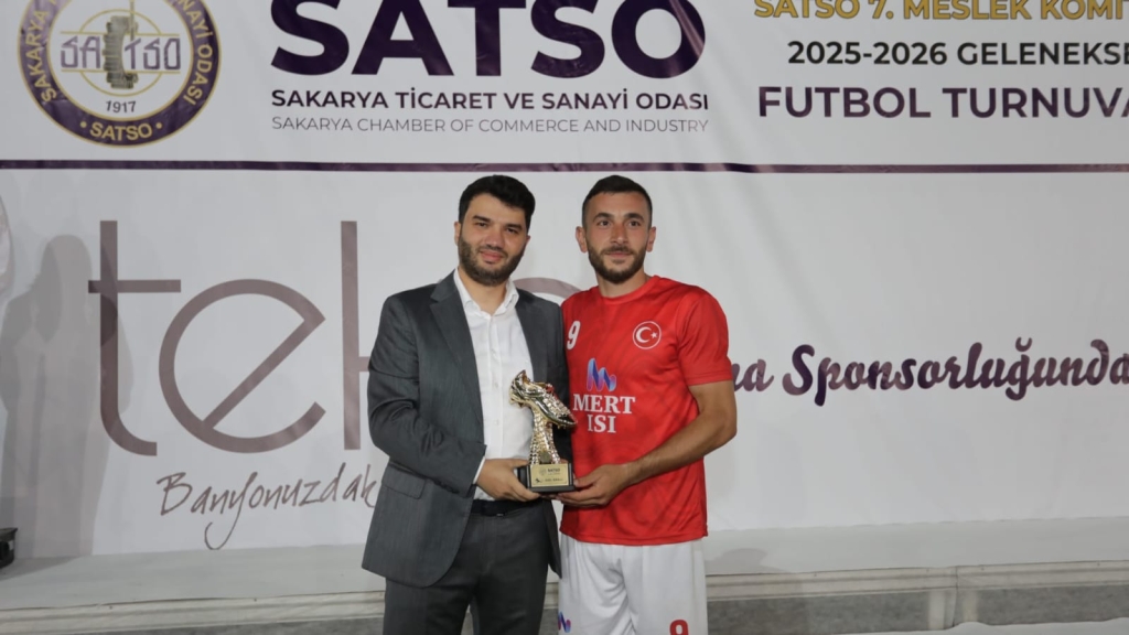 SATSO Futbol Turnuvası’nda şampiyon Mert Isı kupayı kaldırdı