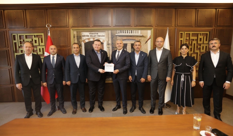MHP Sakarya İl Teşkilatından İstanbul Bölge Toplantısına Yoğun Katılım