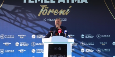 Spor Bakanı Osman Aşkın Bak,