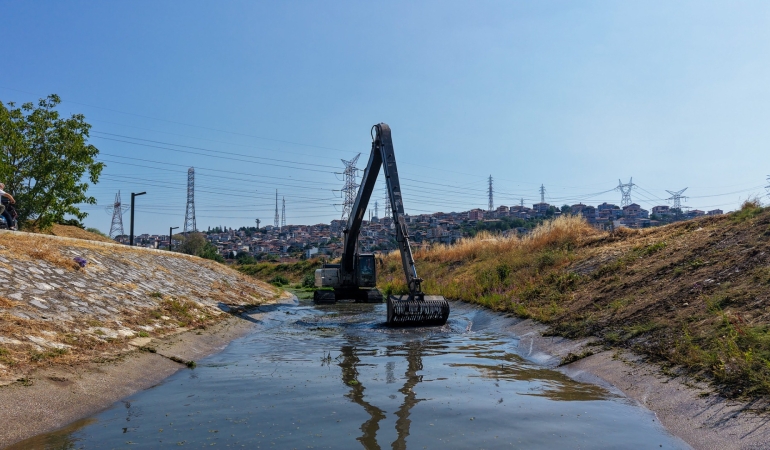 Çark Deresi ve çevresi için kapsamlı temizlik çalışmaları devam ediyor