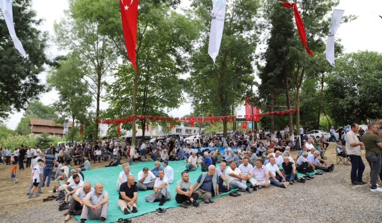 HENDEK’TE ŞEYH İZZEDDİN İSMAİL DUALARLA ANILDI