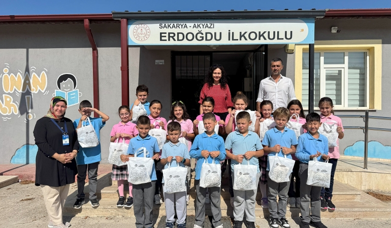 Büyükşehir okulun ilk haftasında minikleri yalnız bırakmadı