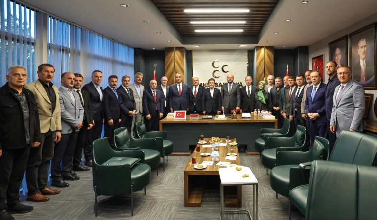 Tarım ve Orman Bakanı İbrahim Yumaklı, MHP Sakarya İl Başkanlığı’nı Ziyaret Etti