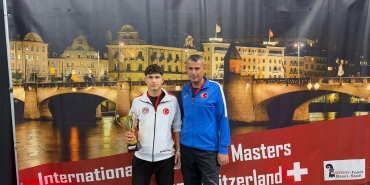 bda2408a-d0c6-4e6e-aaf3-6a146094e1e6