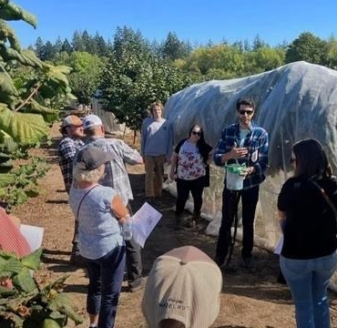 SUBÜ’lü akademisyen ABD’de kahverengi kokarca ile mücadeleyi anlattı