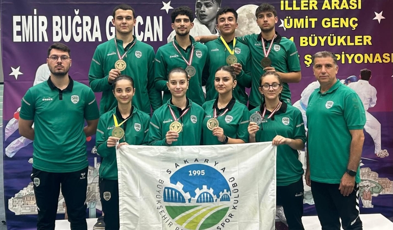 Büyükşehir sporcuları Bursa’da madalyaları topladı
