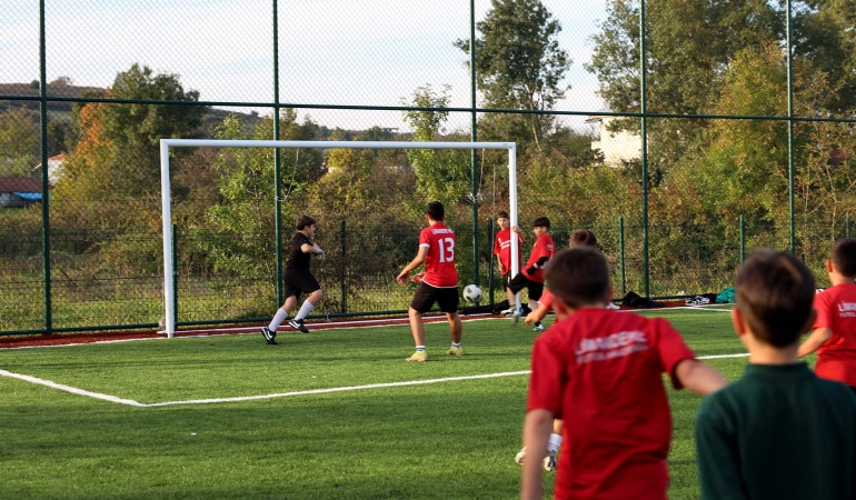 Başkan Alemdar gençlere söz vermişti:  Karasu Limandere yeni spor tesisine kavuştu