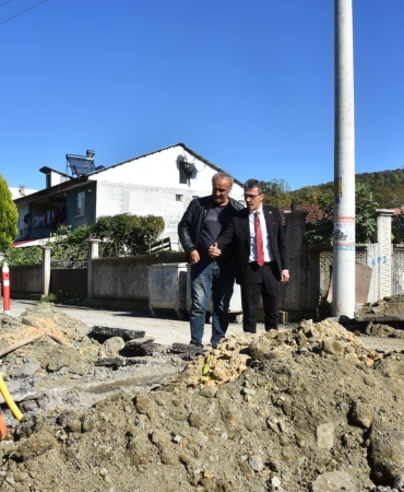 BAŞKAN ŞENOL DİNÇ, DEĞİRMENDERE’DE DOĞALGAZ ÇALIŞMALARINI İNCELEDİ (3)