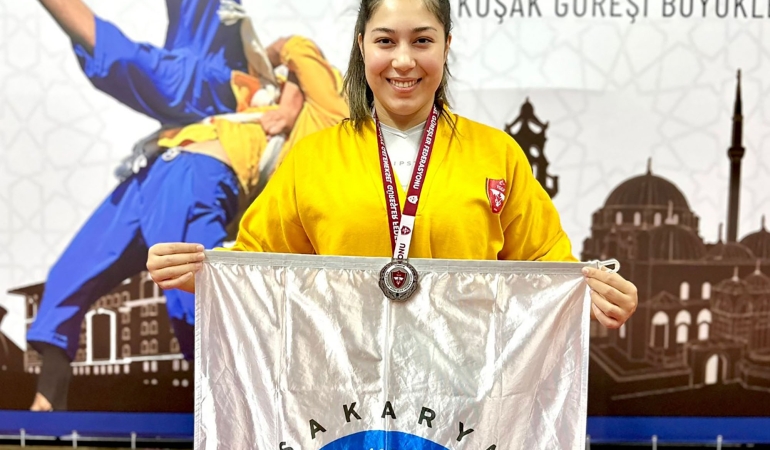 Ece Zurnacı