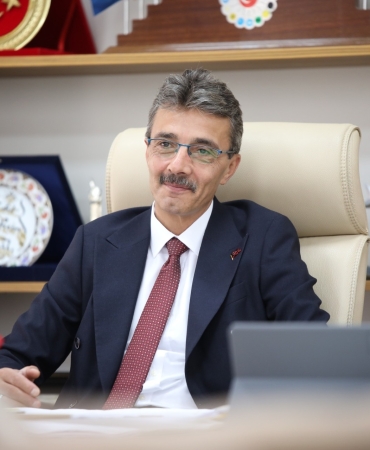 Erenler Belediye Başkanı Şenol Dinç -