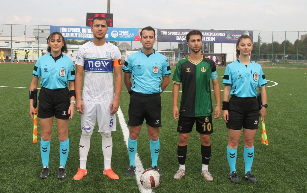 Sakaryaspor ikinci yarıda açıldı 3-0