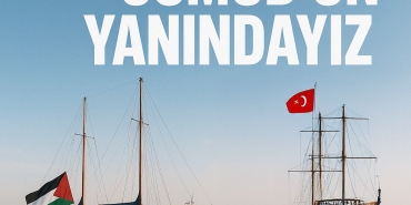 İsrail’in Filistin halkına yönelik zulüm ve vahşetine karşı dünyada tepki uyandırmak amacıyla yola çıkan Sumud Filosuna destek olmak için bir araya geliyor 22 Sumud