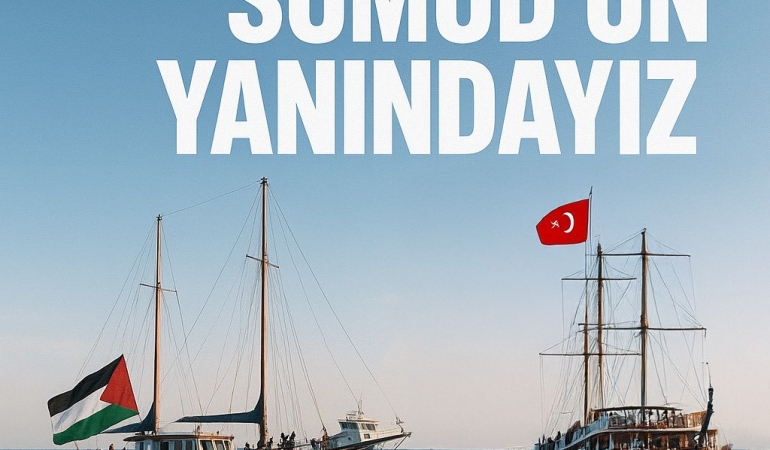 İsrail’in Filistin halkına yönelik zulüm ve vahşetine karşı dünyada tepki uyandırmak amacıyla yola çıkan Sumud Filosuna destek olmak için bir araya geliyor 1 Sumud