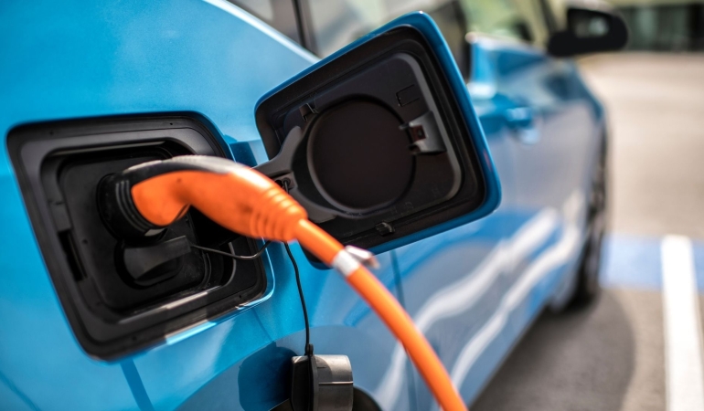 evde-elektrikli-arac-sarj-istasyonu-kurulumunun-avantajlari