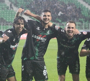 sakaryaspor-inegolspor-karsisinda-turladi-3-0_a7e8d