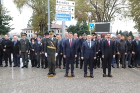 CUMHURİYETİN 102. YILINDA HENDEK'TE COŞKU DOLU KUTLAMA 1 thumbnail_1