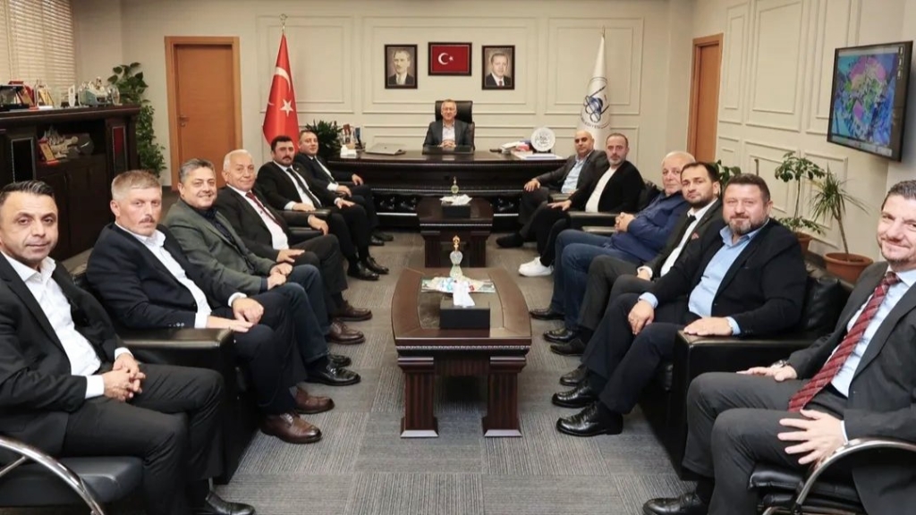 Sakarya Rizeliler Derneği’nden Başkan Alemdar ve Başkan Işıksu’ya ziyaret 1 Sakarya Rizeliler Derneği’nden Başkan Alemdar ve Başkan Işıksu’ya ziyaret