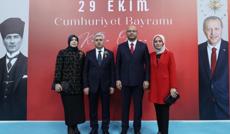 MHP Sakarya İl Başkanı Alkaş ve Eşi, Cumhuriyet’in 102. Yılı Resepsiyonuna Katıldı