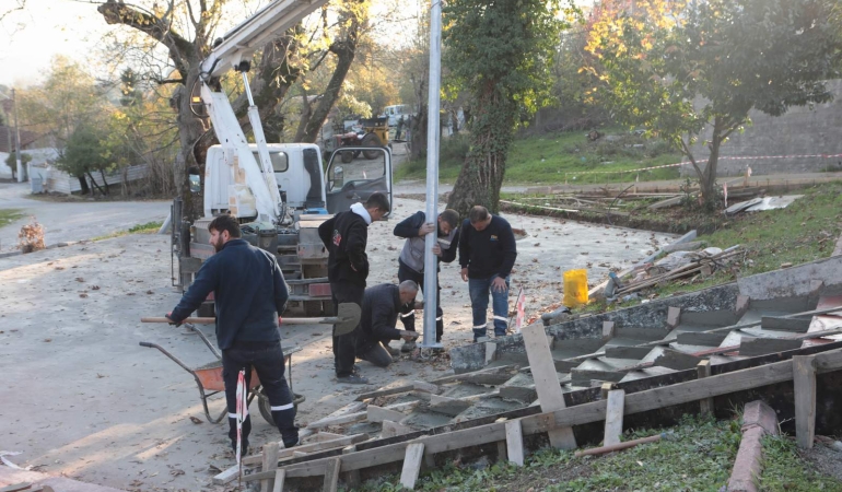 Neviye Mahallesi’ndeki Çocuk Parkında Yenileme Çalışmaları Sürüyor