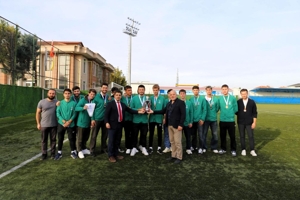 SUBÜ ev sahipliğinde düzenlenen ÜNİLİG Futbol Bölge Şampiyonası tamamlandı 2 SUBÜ ev sahipliğinde düzenlenen ÜNİLİG Futbol Bölge Şampiyonası tamamlandı