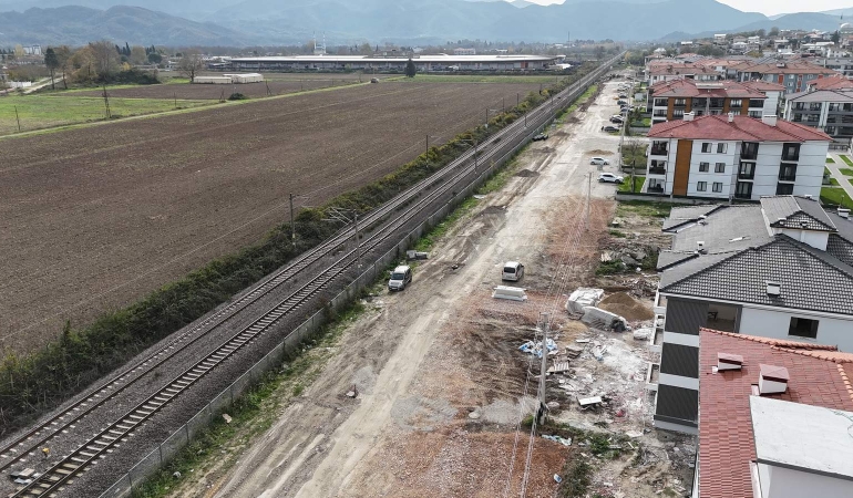 Arifiye Belediyesi Bilecik Caddesinde Çalışmalara Başladı