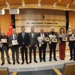 1cb2e18b58d84ebdac482a803035daed5d7f7659b6bd4feb999ded2958a008b5