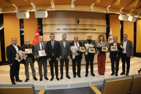 1cb2e18b58d84ebdac482a803035daed5d7f7659b6bd4feb999ded2958a008b5