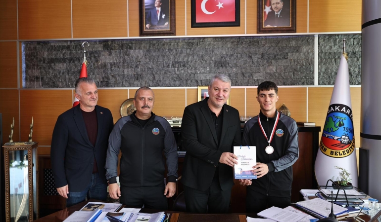 Halterin Genç Yıldızı Enes Efe Aydın, Başkan Çelik’in Konuğu Oldu