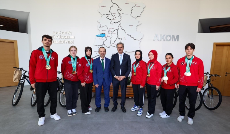 dünya şampiyonlarını ağırladı:  “En büyük şampiyonları yine bu şehir yetiştirmeye devam edecek”