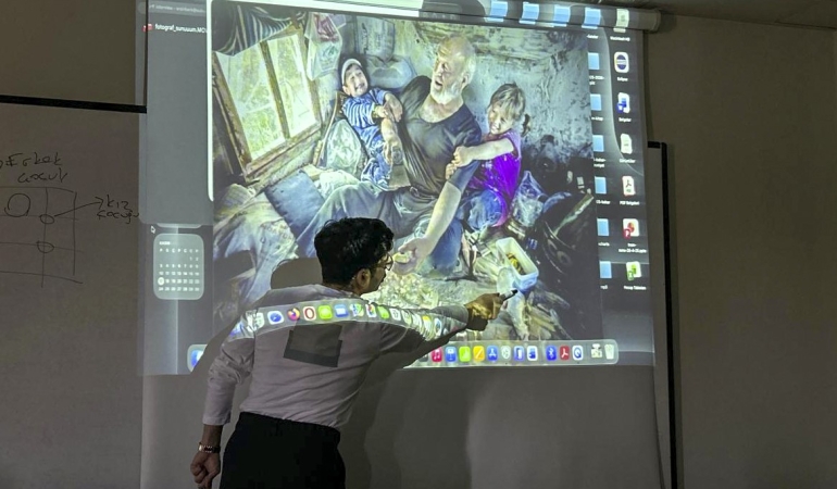 SUBÜ Bilişim Teknolojileri MYO’da Mobil fotoğrafçılık atölyesi düzenlendi