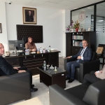 BAŞKAN ŞENOL DİNÇ İL HALK KÜTÜPHANESİ’NE ZİYARET ETTİ (4)