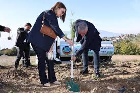 Serdivan’da Milli Ağaçlandırma Günü İçin Fidanlar Toprakla Buluştu 3 agac