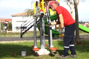 thumbnail_ERENLER’DE PARK VE BAHÇELERDE ÇALIŞMALAR HIZ KESMİYOR (1)