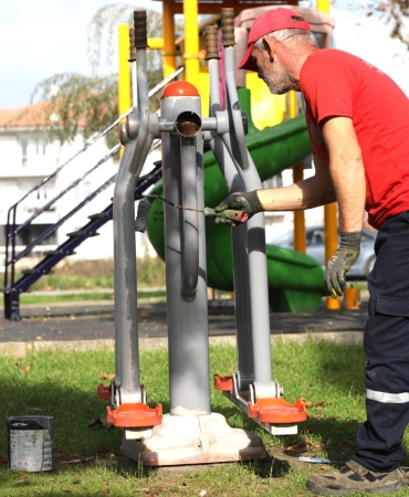 thumbnail_ERENLER’DE PARK VE BAHÇELERDE ÇALIŞMALAR HIZ KESMİYOR (1)