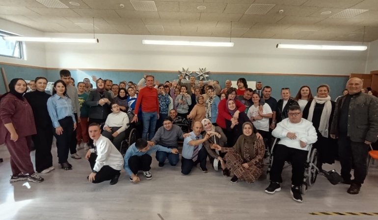 Sakarya Trabzonlular Derneği’nden Özel Çocuklara, Özel Doğum Günü..