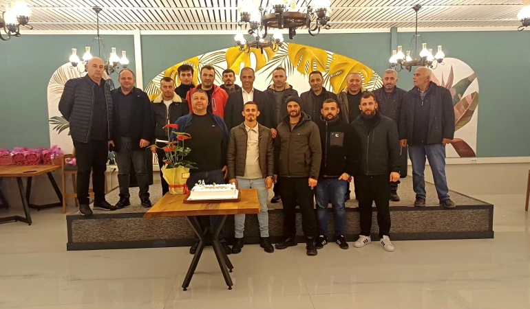 Akgün Çelik Prefabrik Yapı’da 24 yıllık emek, Nola Cafe & Restaurant’ta dayanışma yemeğiyle taçlandı