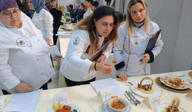 Sakarya’da Mutfağın Yıldızları: Geleneksel Tatlar Kadınların Elinde Parladı