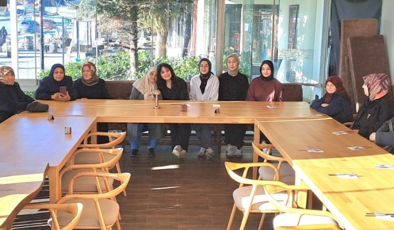 Kalpler Bir Sofrada Buluştu: SAÜ’lü Gençlerden Şehit ve Gazi Annelerine Anlamlı Jest