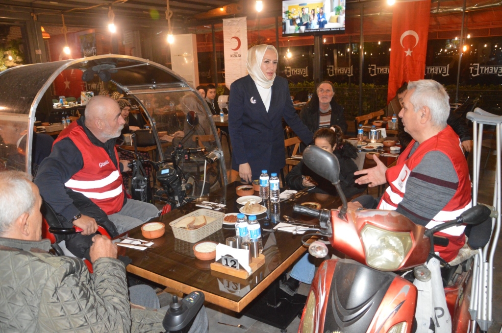 Türk Kızılay Sakarya Şubesi’nden Engelli Bireylere Moral Desteği