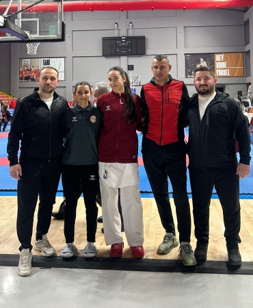 937a57b8-4af0-416c-9947-2983de5c47f0