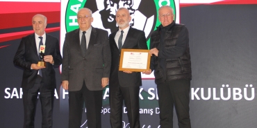 Fair Flay ödülünü İsmail Yağlar, Yaşar Şanlı, Tevfik Tetik birlikte aldılar