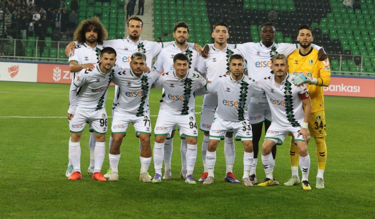 Sakaryaspor, Ziraat Türkiye Kupası’na Veda Etti: Gençlerbirliği’ne Ağır Mağlubiyet (0-5)