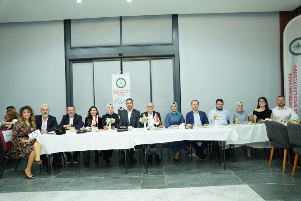 Gezgör Anı Yaşa Doğa Sporları Kulübü’nden Geleneksel gala yemeği; bir yılın değerlendirmesi ve 2026 hedefleri açıklandı 1 Gezgör Anı Yaşa Doğa Sporları Kulübü’nden Geleneksel gala yemeği; bir yılın değerlendirmesi ve 2026 hedefleri açıklandı