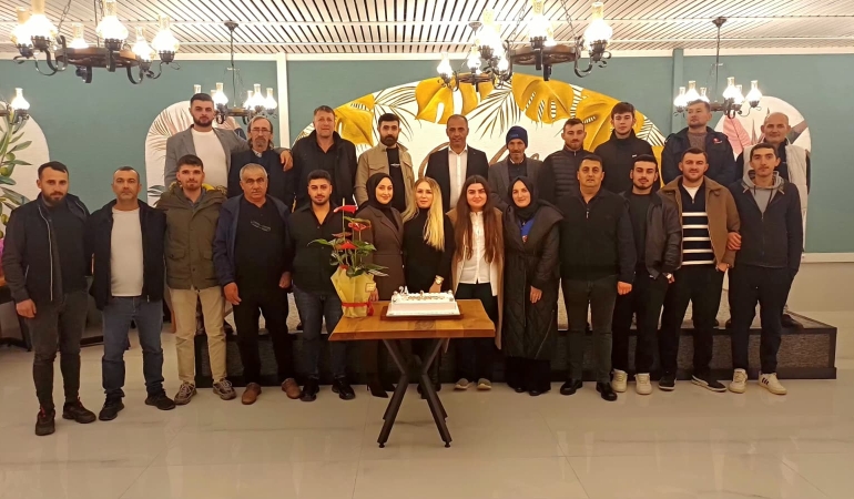 Akgün Çelik Prefabrik Yapı’da 24 yıllık emek, Nola Cafe & Restaurant’ta dayanışma yemeğiyle taçlandı