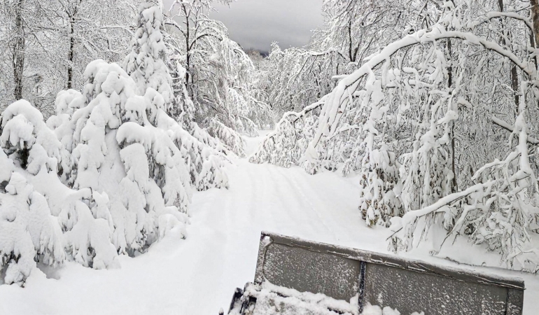 Büyükşehir’den güncel kar raporu: 31 yol açıldı, 4’ünde çalışma sürüyor