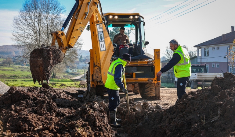 5 kilometrelik yeni hat Söğütlü Yeniköy’ün içme su geleceğinin teminatı olacak