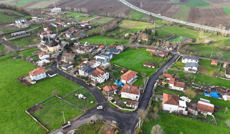 Büyükşehirle asfaltta bir bir arterleri yeniliyor: Sıra Söğütlü Rüstemler’de…