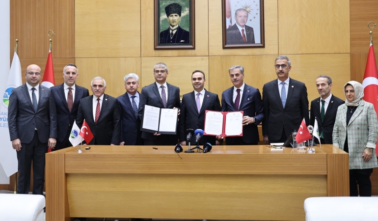 Sanayi ve Teknoloji Bakanı Kacır, Bilim Merkezi’ne tam not verdi, imzalar atıldı: “Muhteşem bir proje olacak”