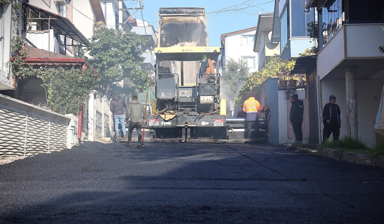 thumbnail_ERENLER BELEDİYESİ ASFALTTA HIZ KESMİYOR (2)